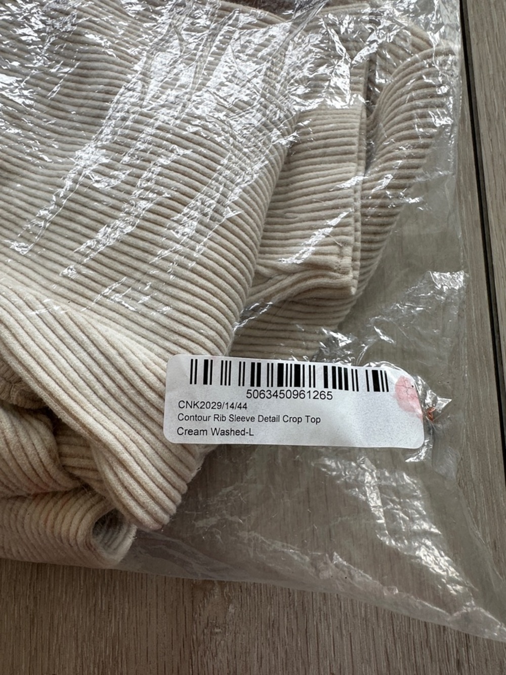 Pretty Little Thing Contour Rib Sleeve Detail Crop Top CREAM Large NWT IN PKG - Picture 10 of 11